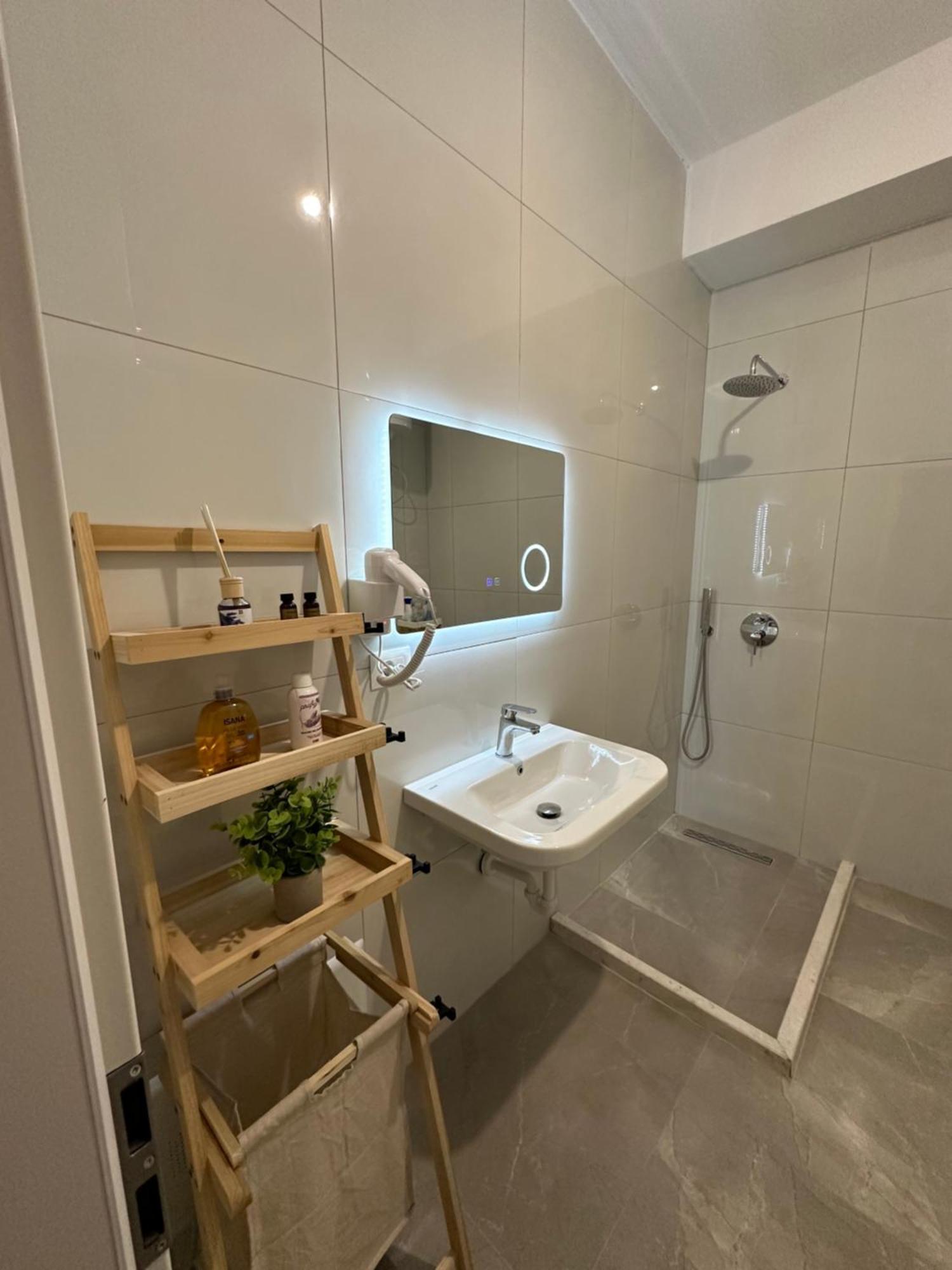 Sunflower Apartment تيرانا المظهر الخارجي الصورة