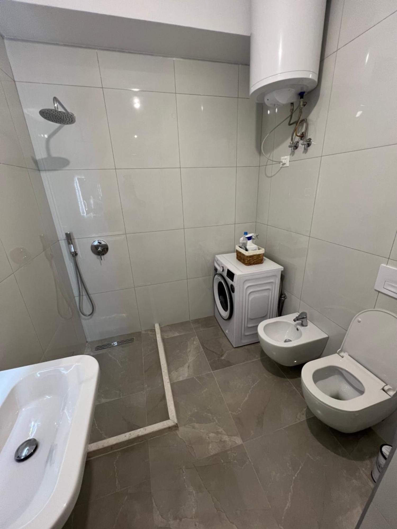 Sunflower Apartment تيرانا المظهر الخارجي الصورة