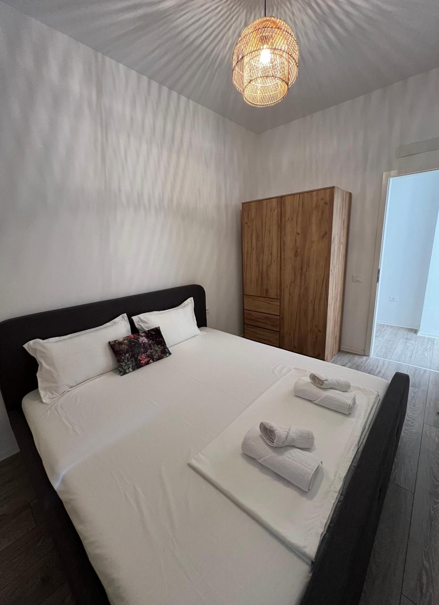Sunflower Apartment تيرانا المظهر الخارجي الصورة