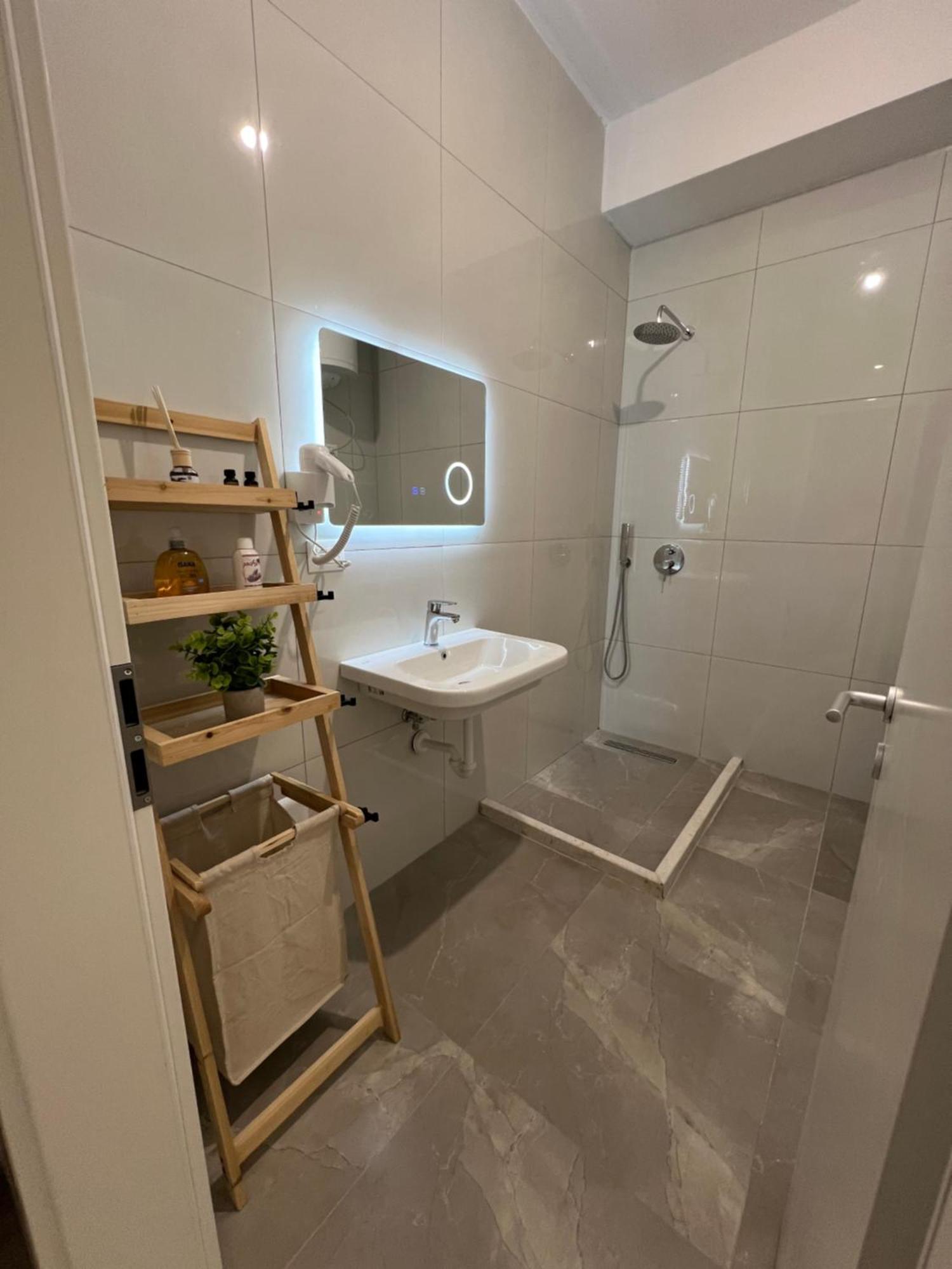 Sunflower Apartment تيرانا المظهر الخارجي الصورة
