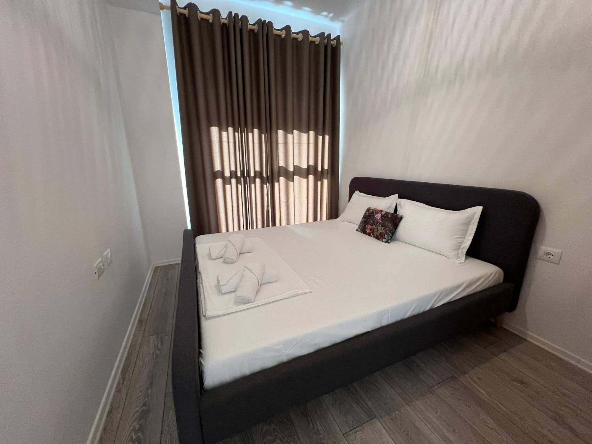 Sunflower Apartment تيرانا المظهر الخارجي الصورة